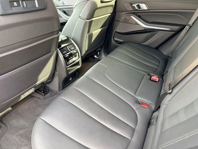 Used 2021 BMW X5 xDrive40i w/ Premium Package image 22