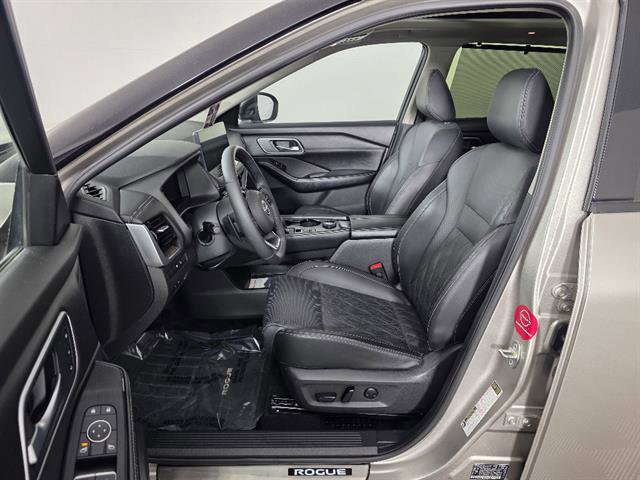 Used 2024 Nissan Rogue Platinum w/ Platinum Premium Package AWD/4WD image 28