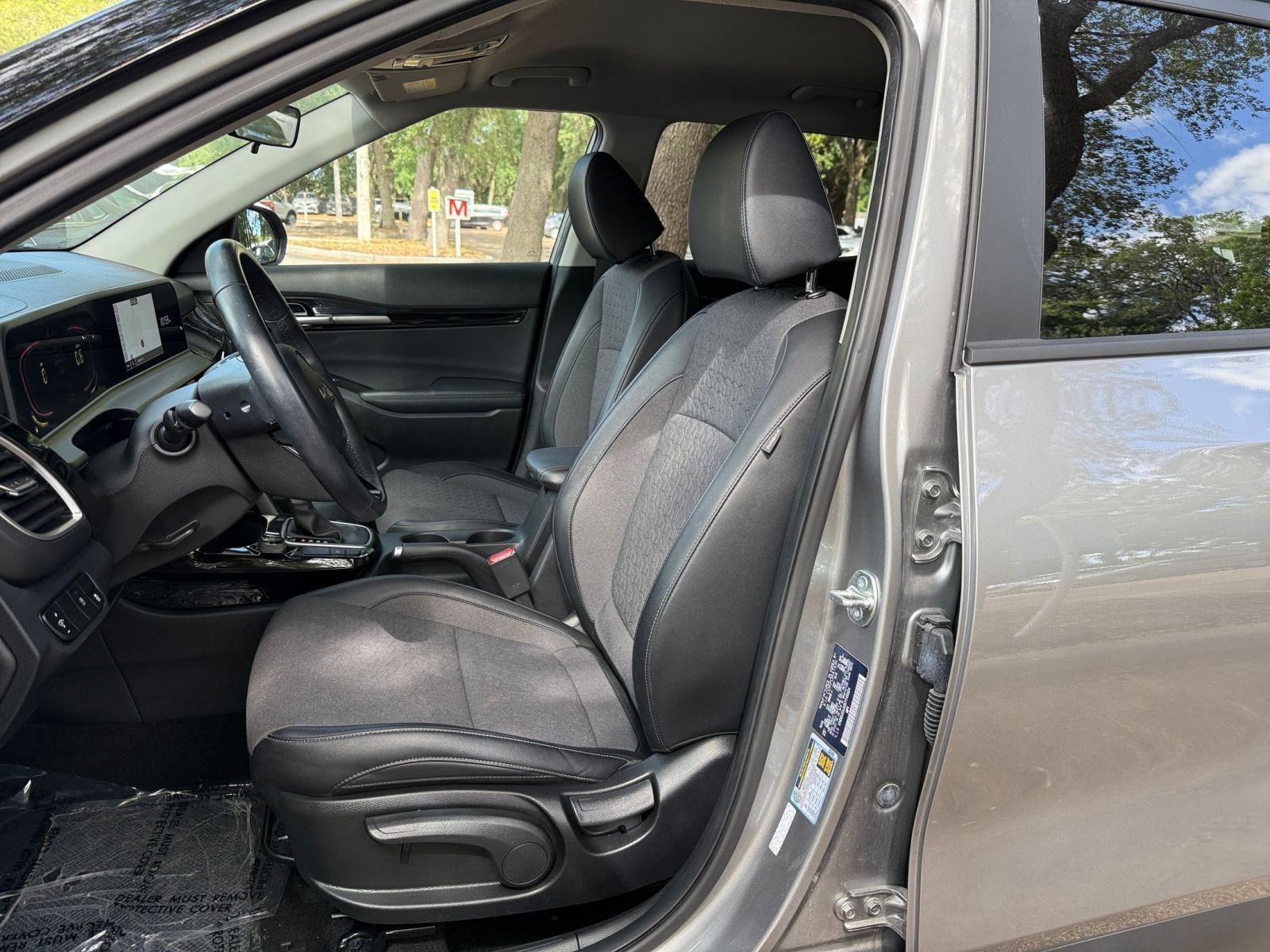 Used 2025 Kia Seltos S image 35