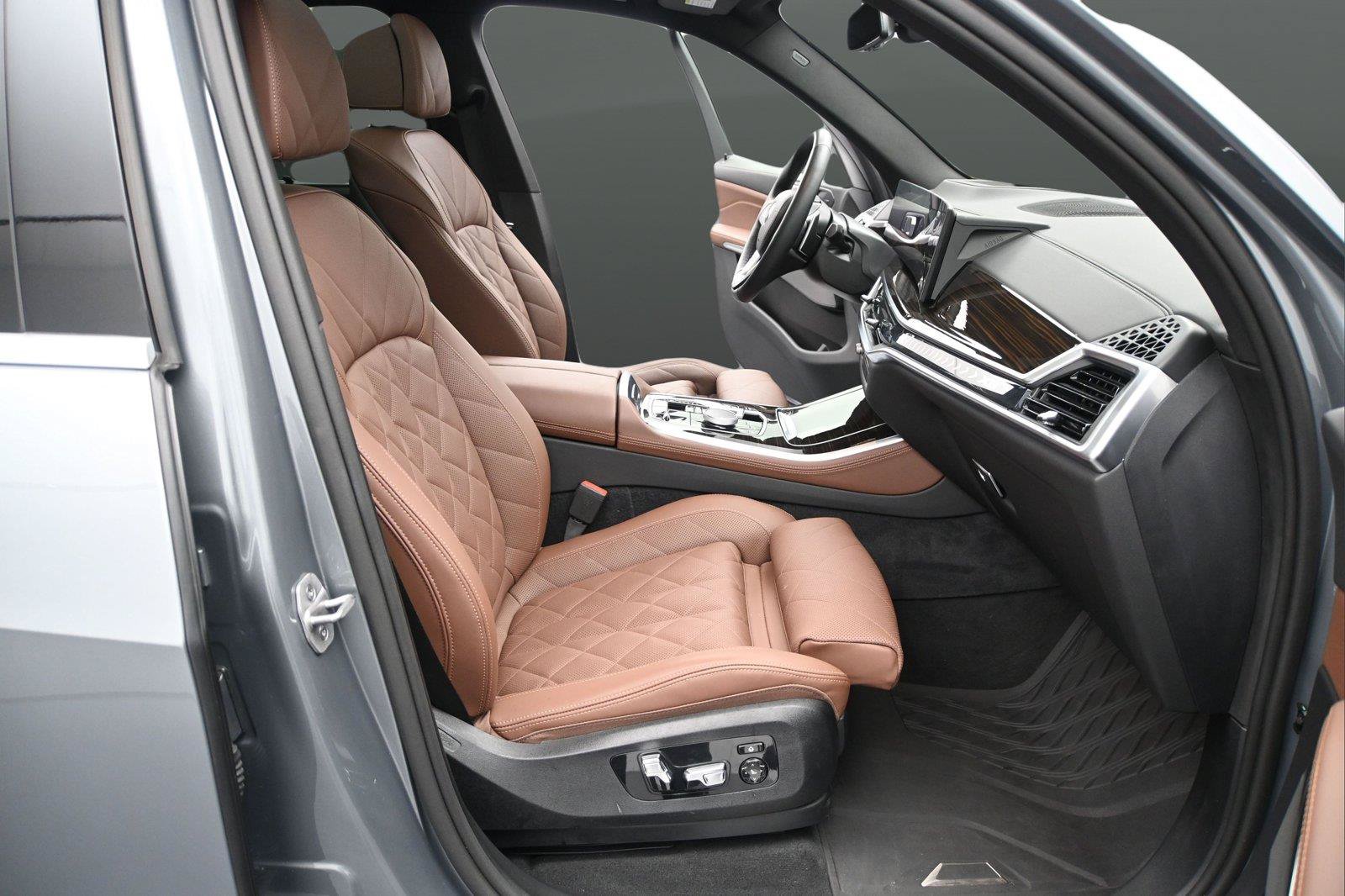 Used 2025 BMW X5 xDrive50e AWD/4WD image 19