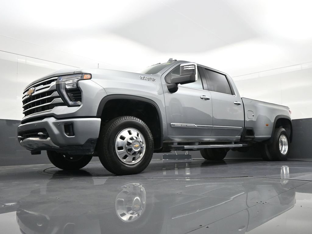Used 2025 Chevrolet Silverado 3500 High Country w/ High Country Premium Package image 24