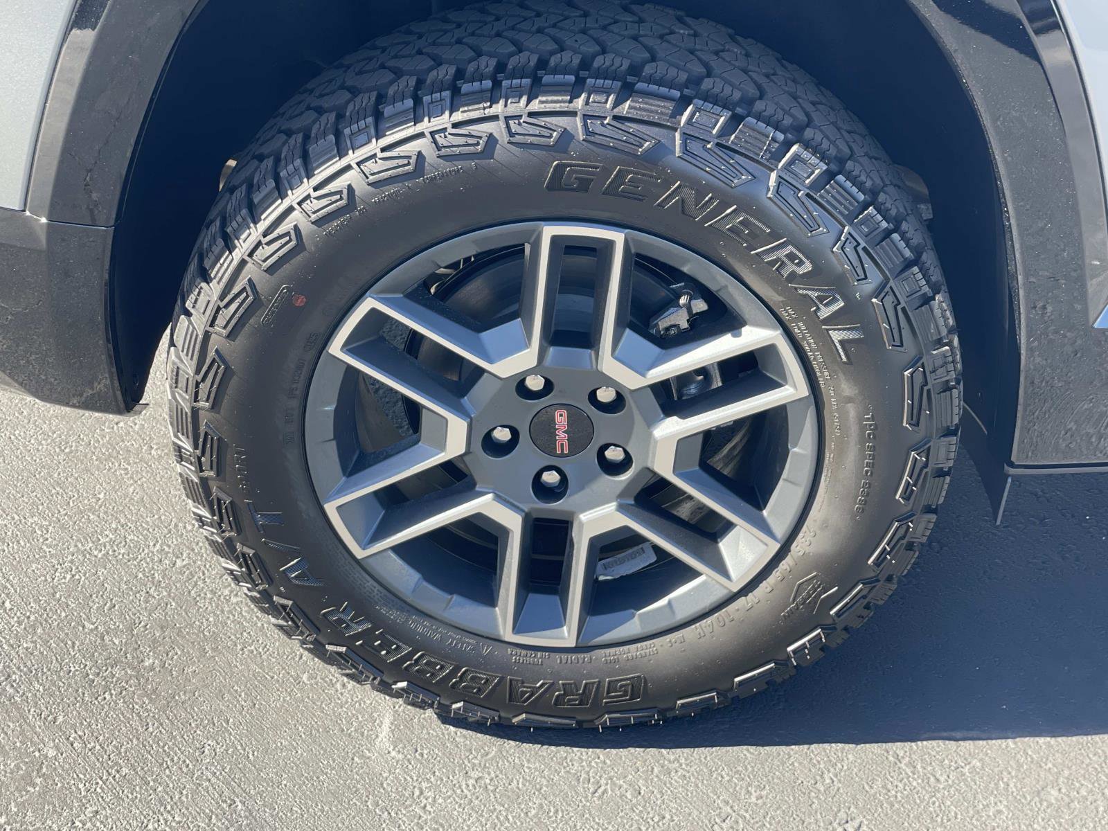 New 2026 GMC Terrain AT4 w/ Technology Package II image 30