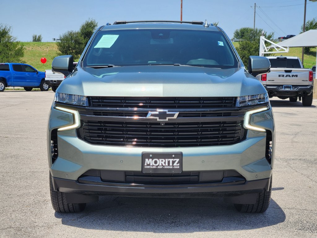 Used 2024 Chevrolet Suburban RST w/ Luxury Package AWD/4WD image 2