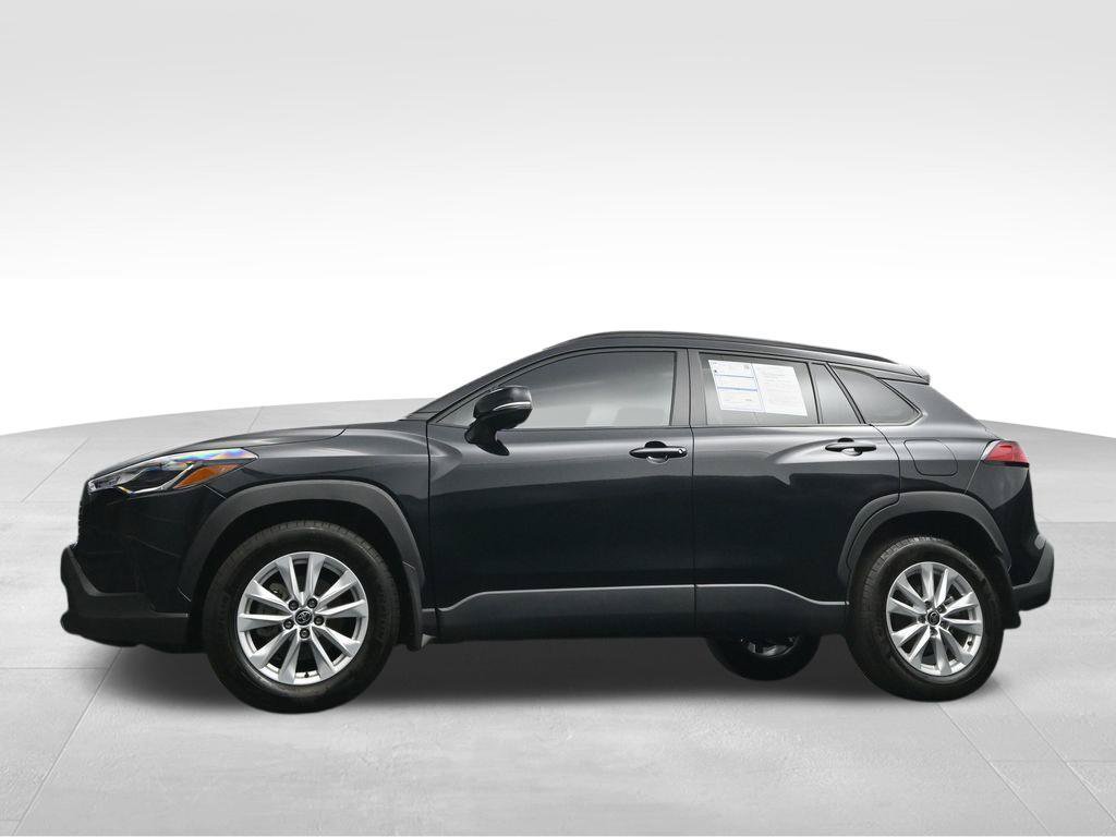 Used 2024 Toyota Corolla Cross LE w/ Moonroof Package FWD image 40
