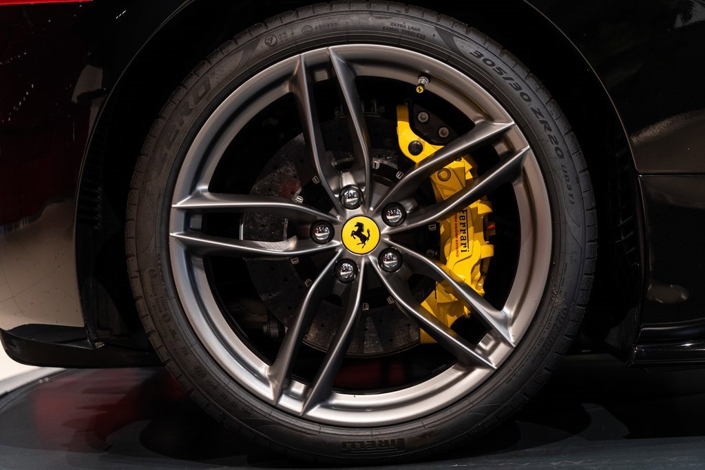 Used 2018 Ferrari 488 GTB Base image 15