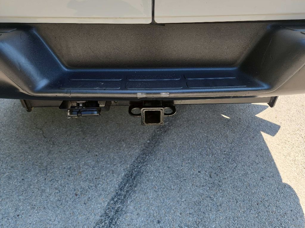 Used 2018 Chevrolet Express 2500 w/ Driver Convenience Package image 7