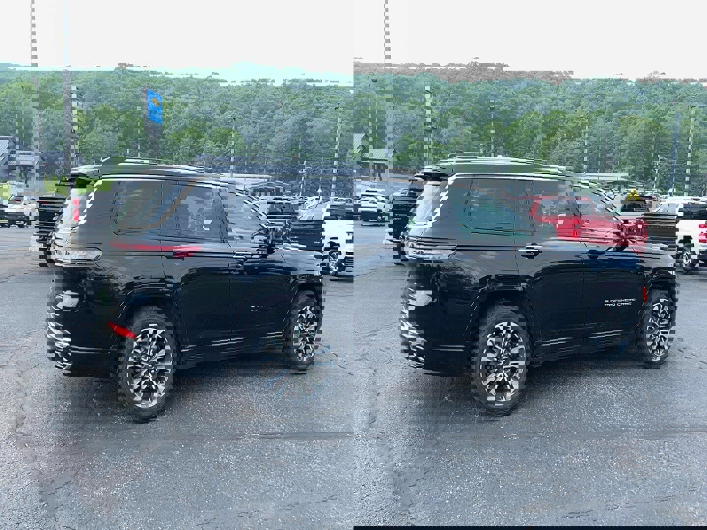 Used 2021 Jeep Grand Cherokee L Overland w/ Luxury Tech Group IV video 5