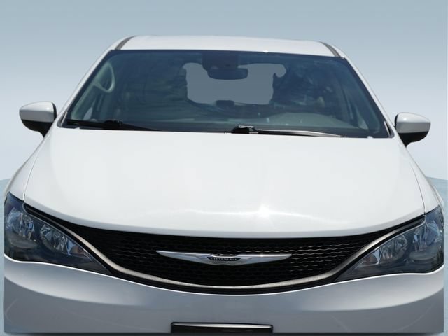Used 2023 Chrysler Voyager LX FWD image 40