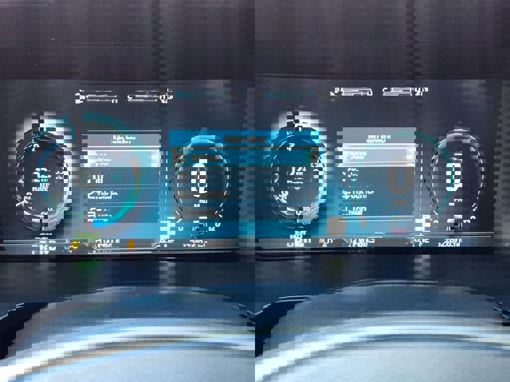 Used 2023 Ford F150 Lightning Lariat image 18