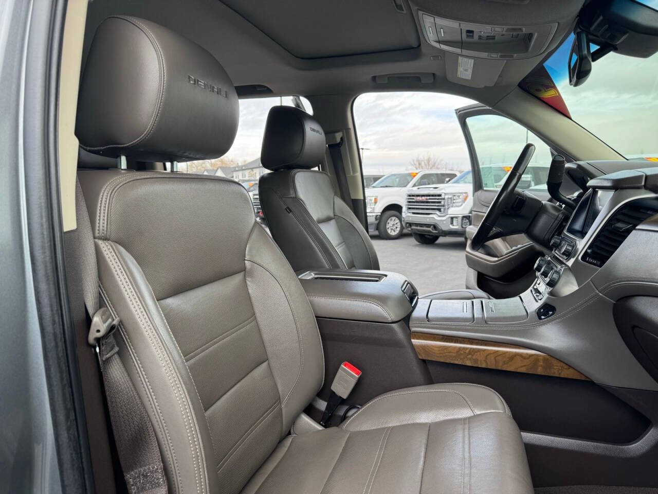 Used 2019 GMC Yukon XL Denali AWD/4WD image 41