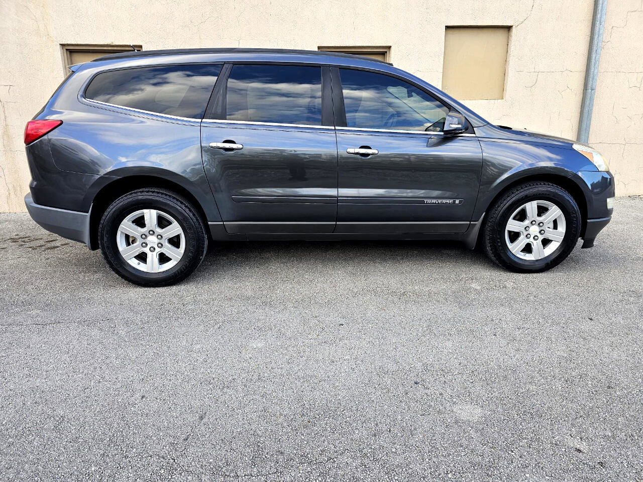 Used 2009 Chevrolet Traverse LT image 8