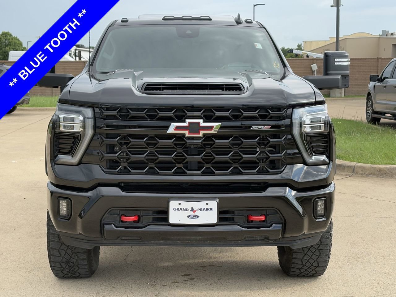 Used 2024 Chevrolet Silverado 2500 ZR2 w/ Technology Package AWD/4WD image 10