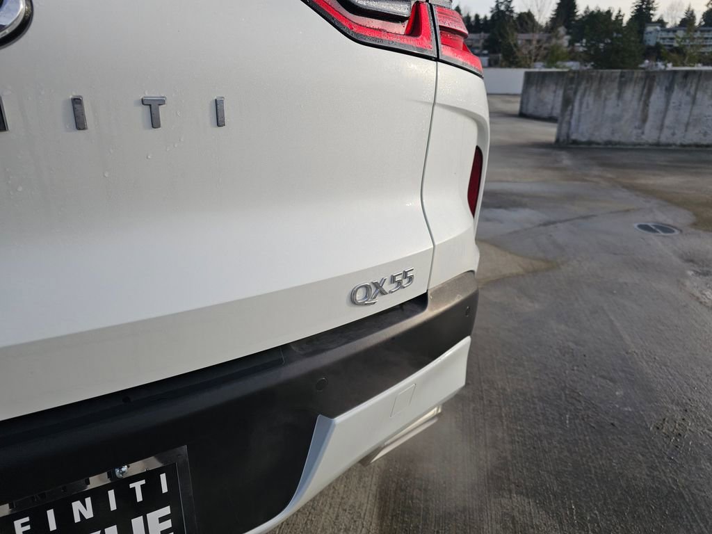 New 2025 INFINITI QX55 Luxe w/ Cargo Package image 16