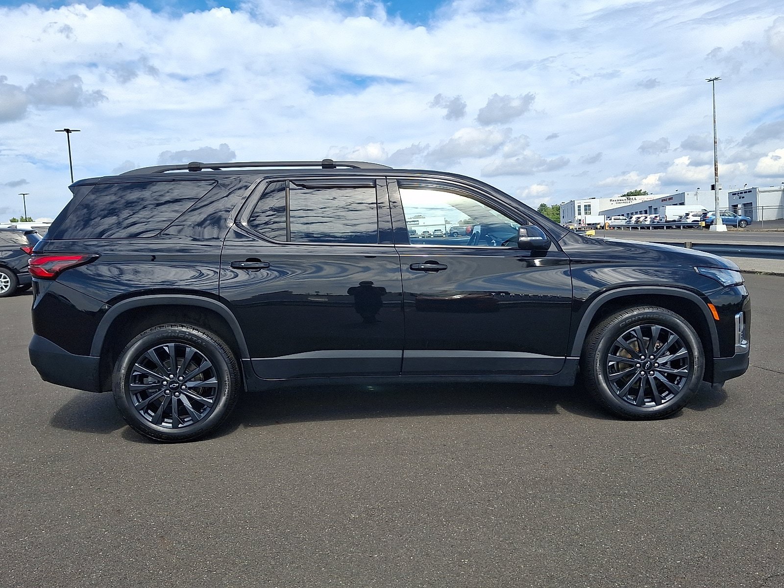 Used 2023 Chevrolet Traverse RS AWD/4WD image 7