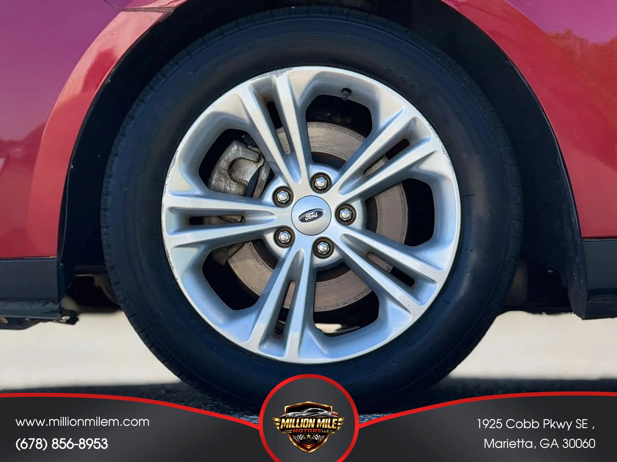 Used 2013 Ford Taurus SEL FWD image 29