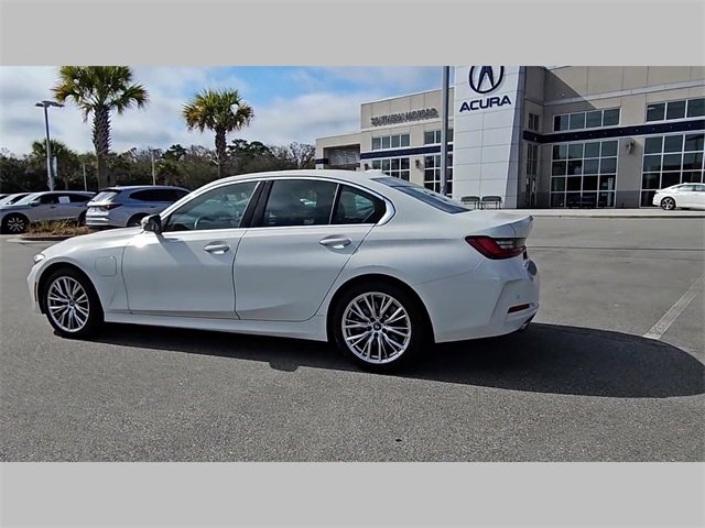 Used 2024 BMW 330e image 17