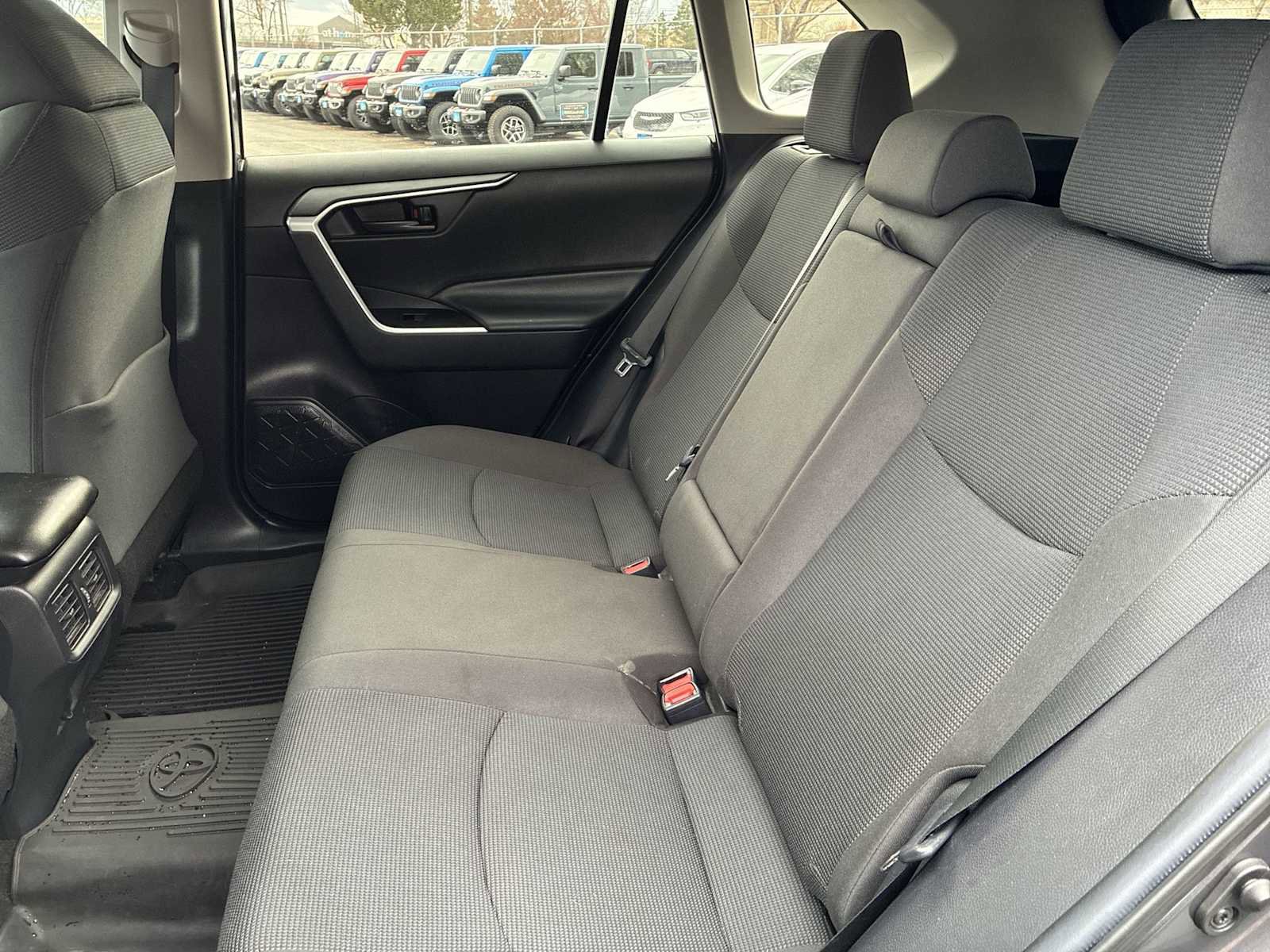 Used 2020 Toyota RAV4 LE image 23