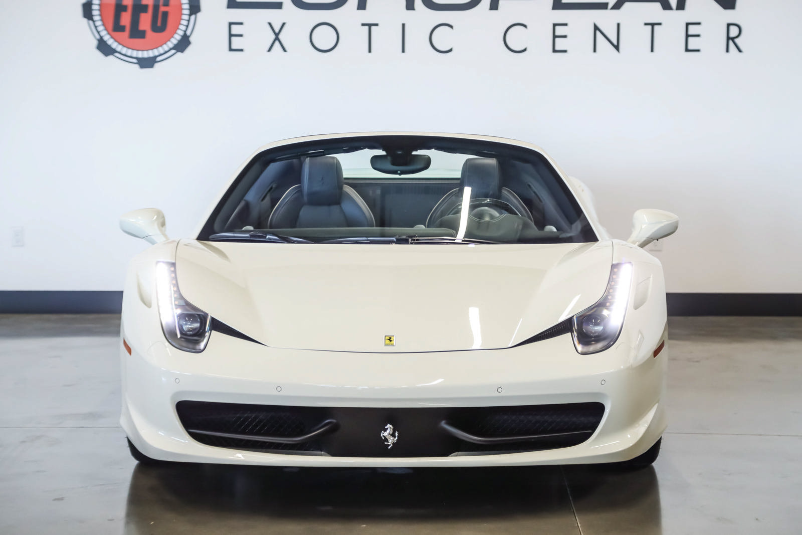 Used 2015 Ferrari 458 Spider RWD image 4