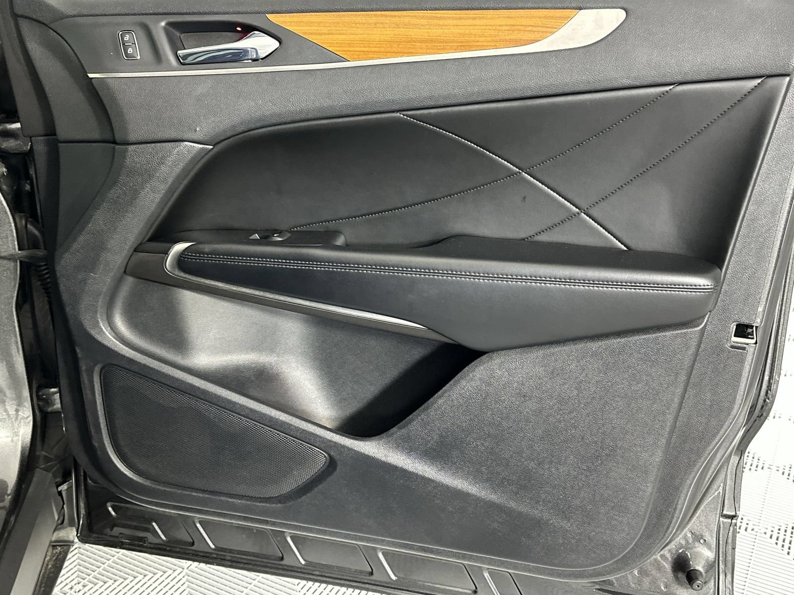 Used 2019 Lincoln MKC Reserve FWD image 31