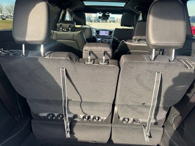 New 2026 Chrysler Pacifica Limited w/ S Appearance Package image 40