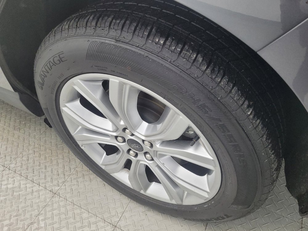 Used 2023 Ford Edge Titanium w/ Equipment Group 301A image 31