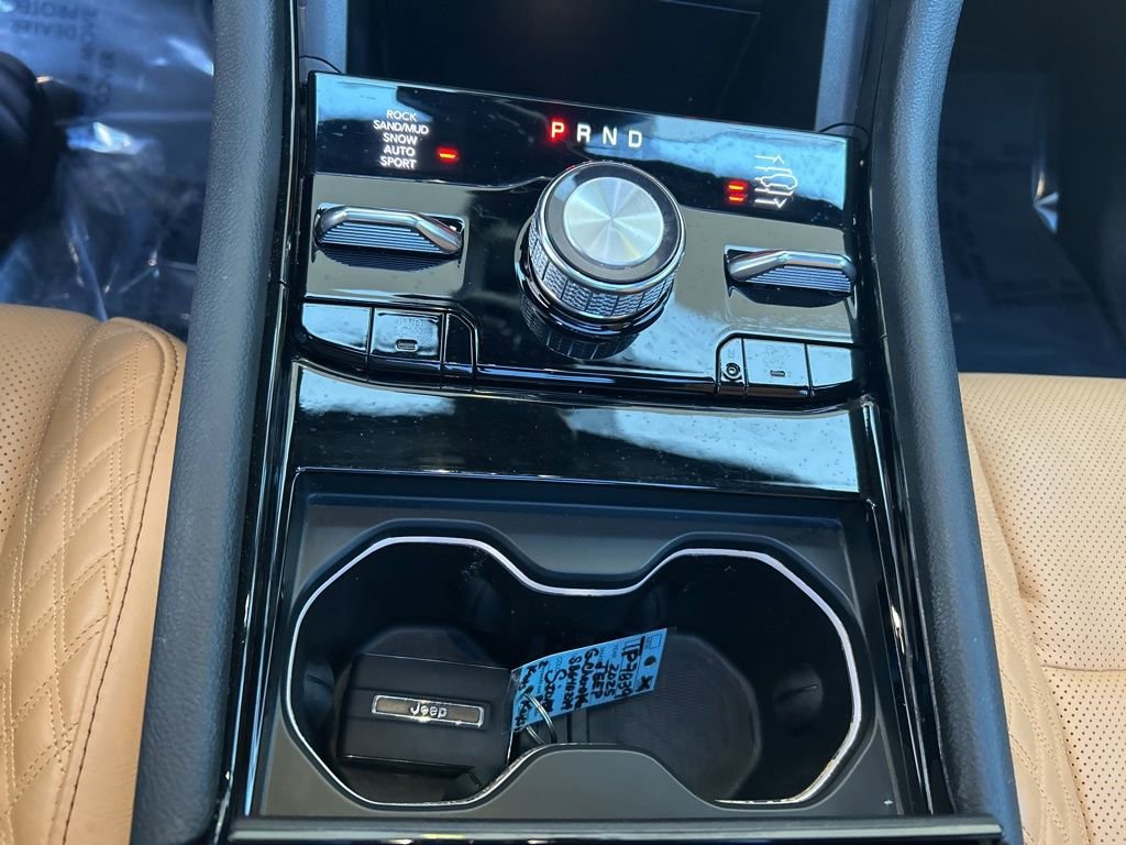 Used 2025 Jeep Grand Cherokee L Summit w/ Advanced Protech Group IV image 54