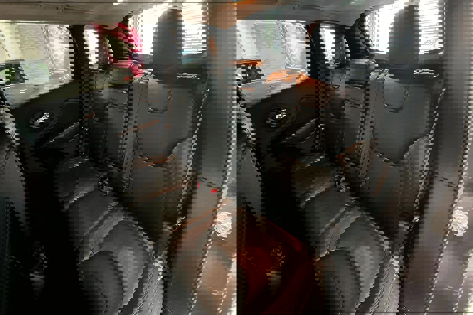 Used 2014 Jeep Cherokee Trailhawk w/ Comfort/Convenience Group image 27