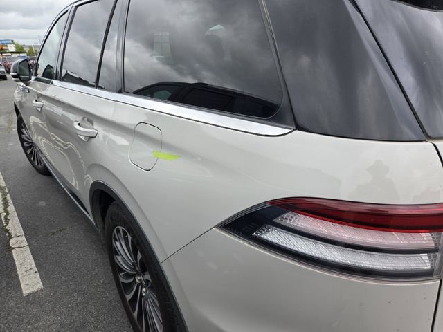 Used 2020 Lincoln Aviator Reserve w/ Elements Package Plus RWD image 6
