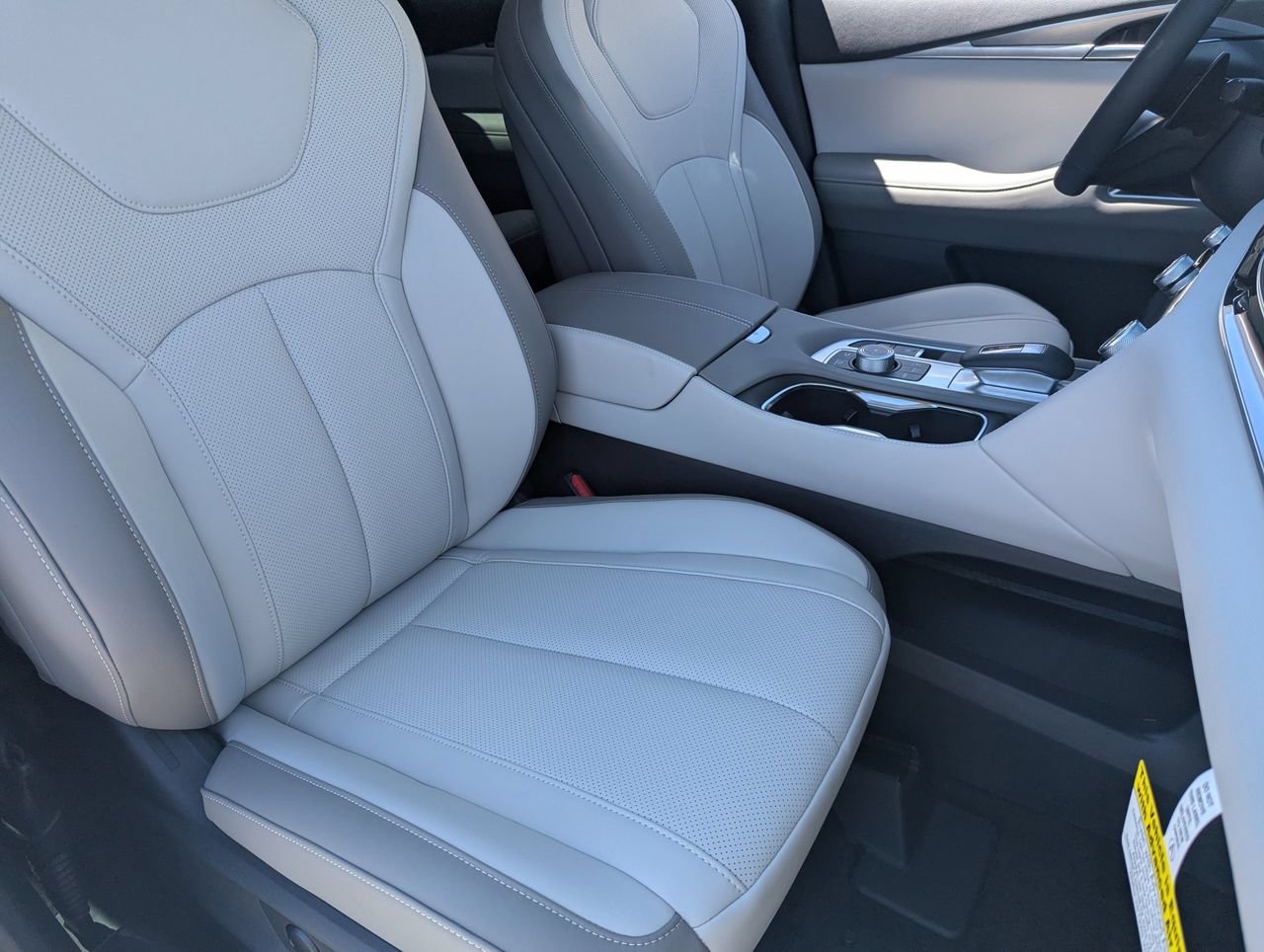 Certified 2027 INFINITI QX60 Luxe w/ Family Package FWD image 28