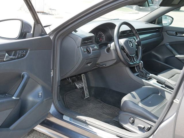 Used 2021 Volkswagen Passat 2.0T R-Line FWD image 12