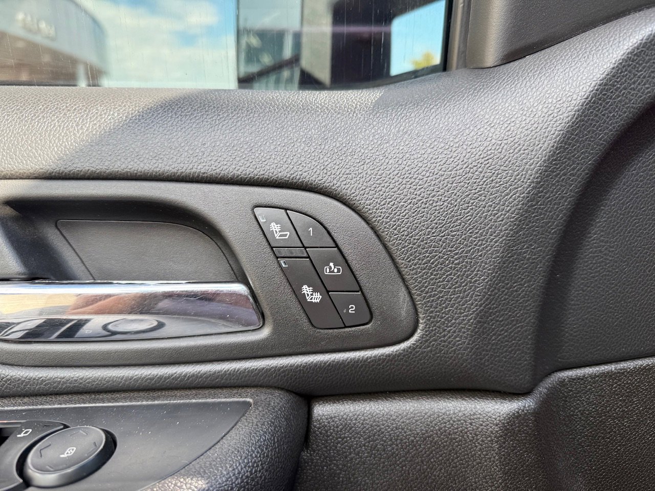 Used 2012 Chevrolet Silverado 2500 LTZ image 12