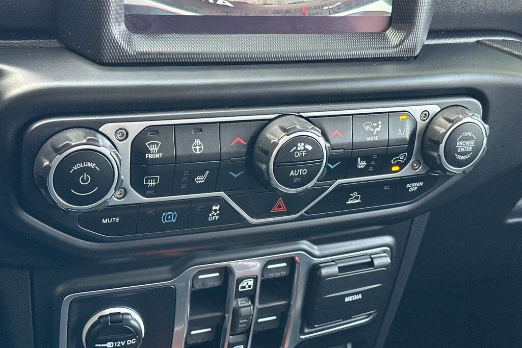 Used 2023 Jeep Wrangler Unlimited Rubicon 4xe w/ Steel Bumper Group image 21