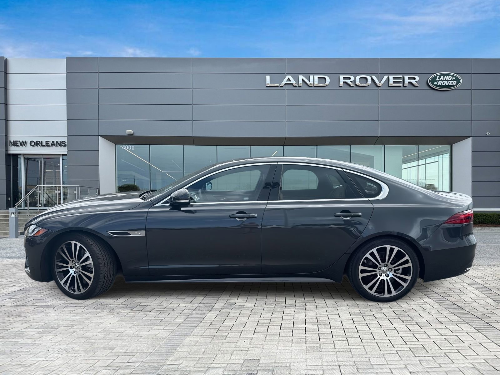 Used 2024 Jaguar XF R-Dynamic SE image 2