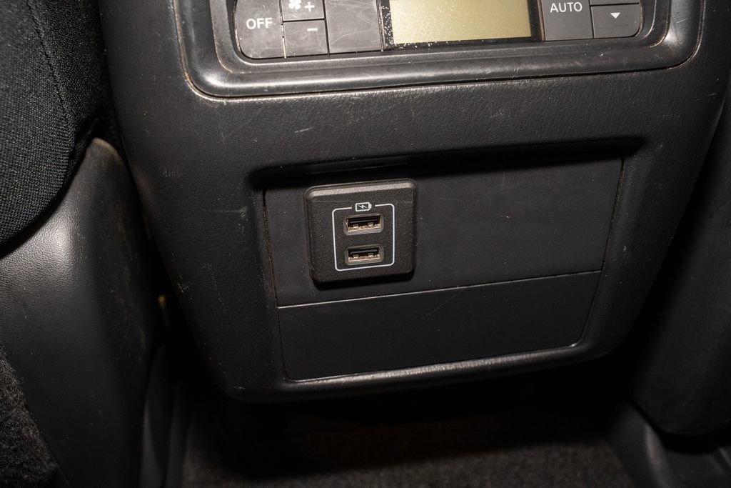 Used 2018 Nissan Pathfinder SV image 7