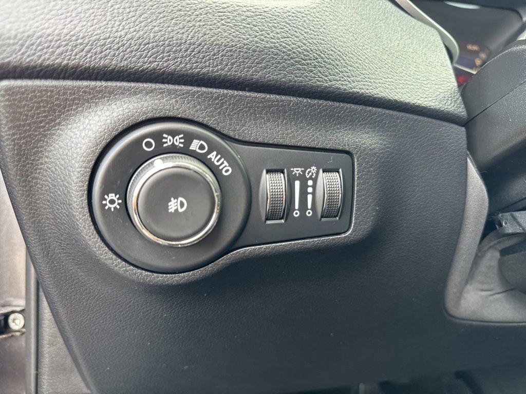 Used 2019 Jeep Compass Limited image 43