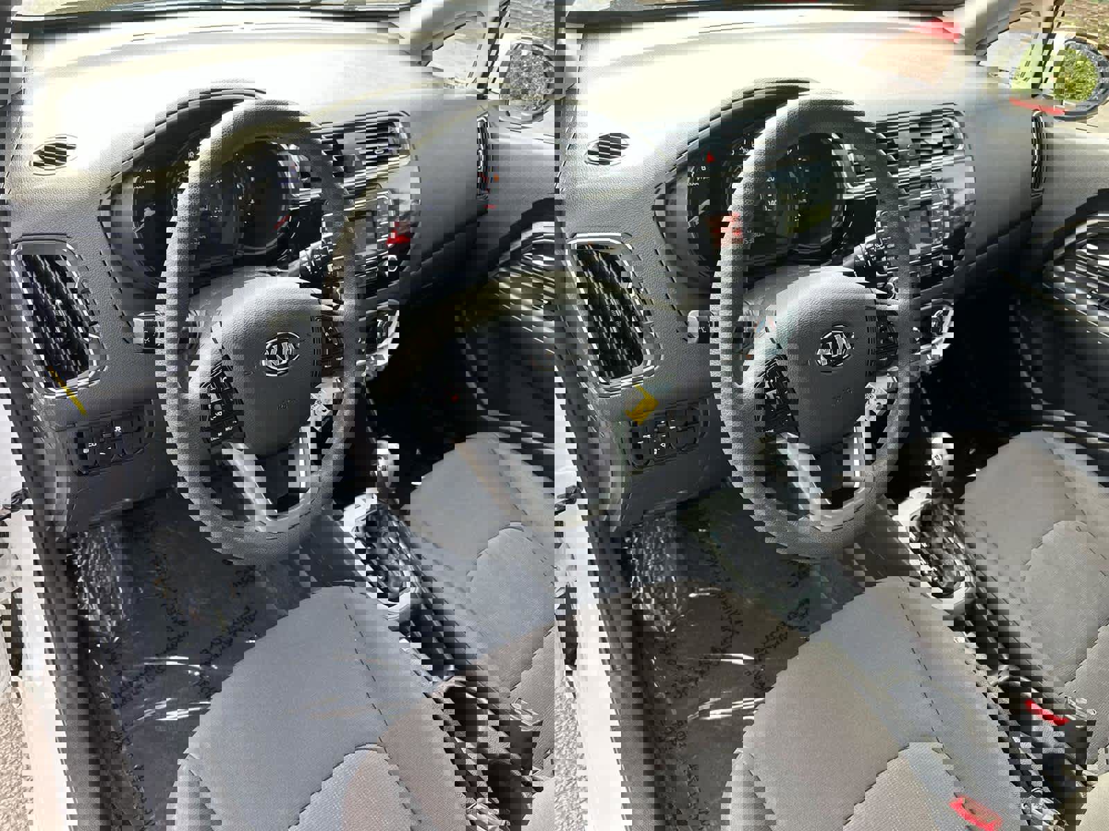 Used 2016 Kia Rio LX image 2