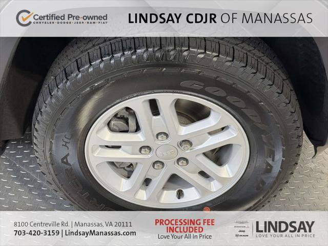 Certified 2023 Jeep Grand Cherokee Laredo AWD/4WD image 11