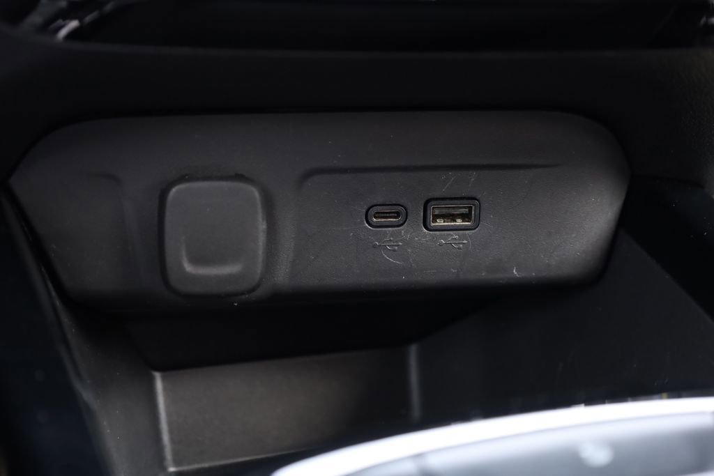 Used 2025 Chevrolet Trax LT FWD image 22