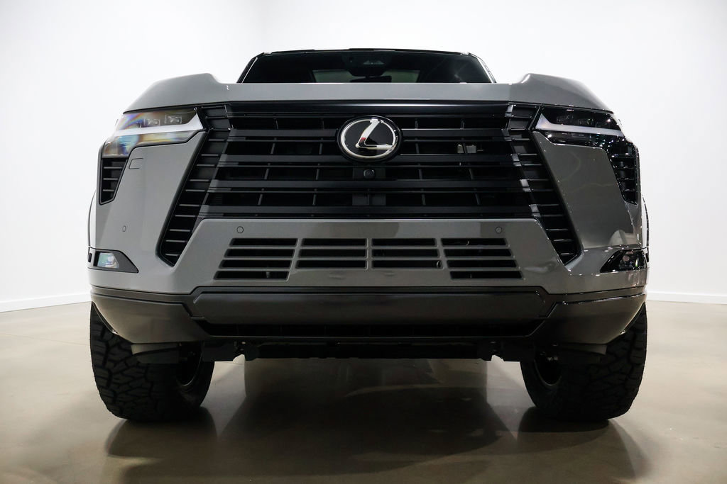Used 2026 Lexus GX 550 w/ Accessory Package (2T) AWD/4WD image 17