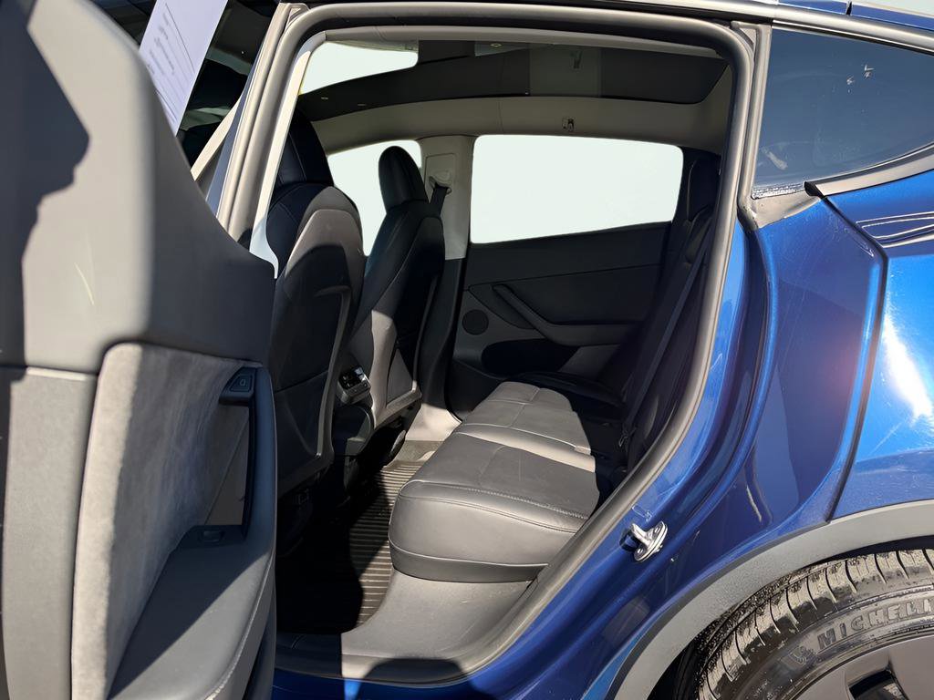 Used 2022 Tesla Model Y Performance image 21
