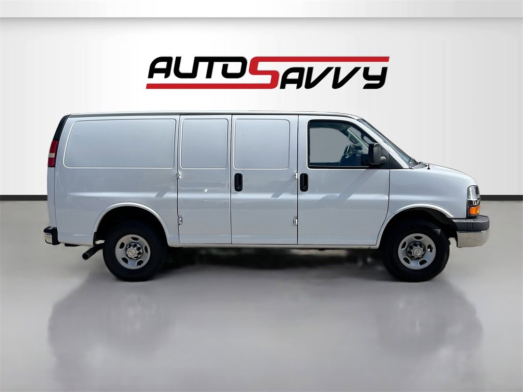 Used 2024 Chevrolet Express 2500 w/ Driver Convenience Package image 8