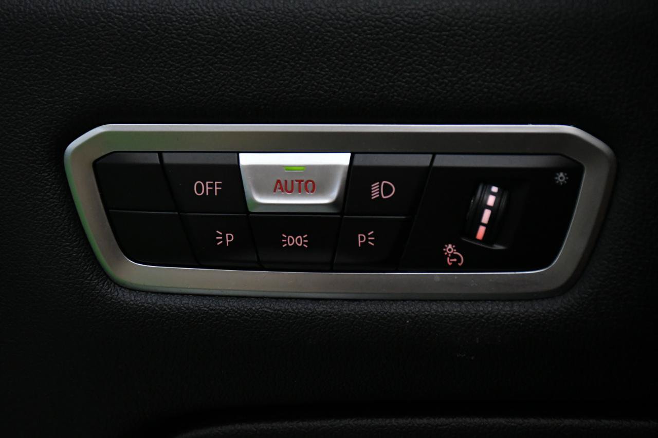 Used 2023 BMW X7 M60i AWD/4WD image 30