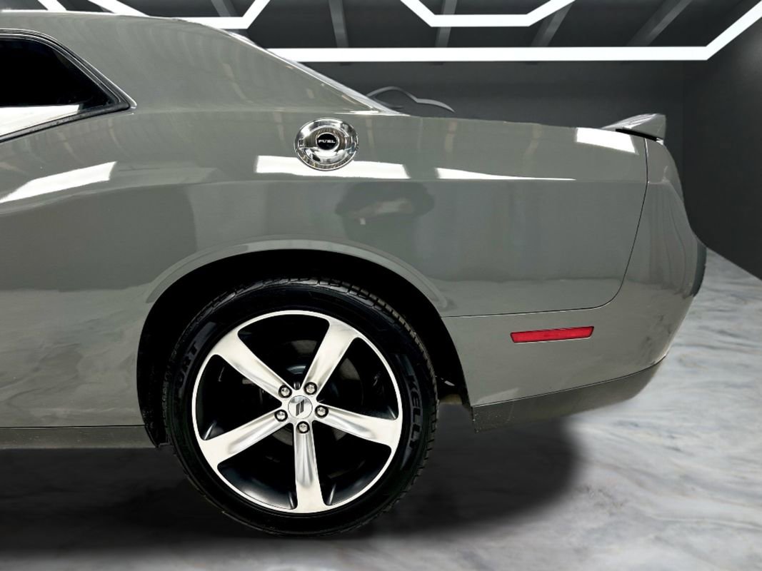 Used 2019 Dodge Challenger SXT image 19