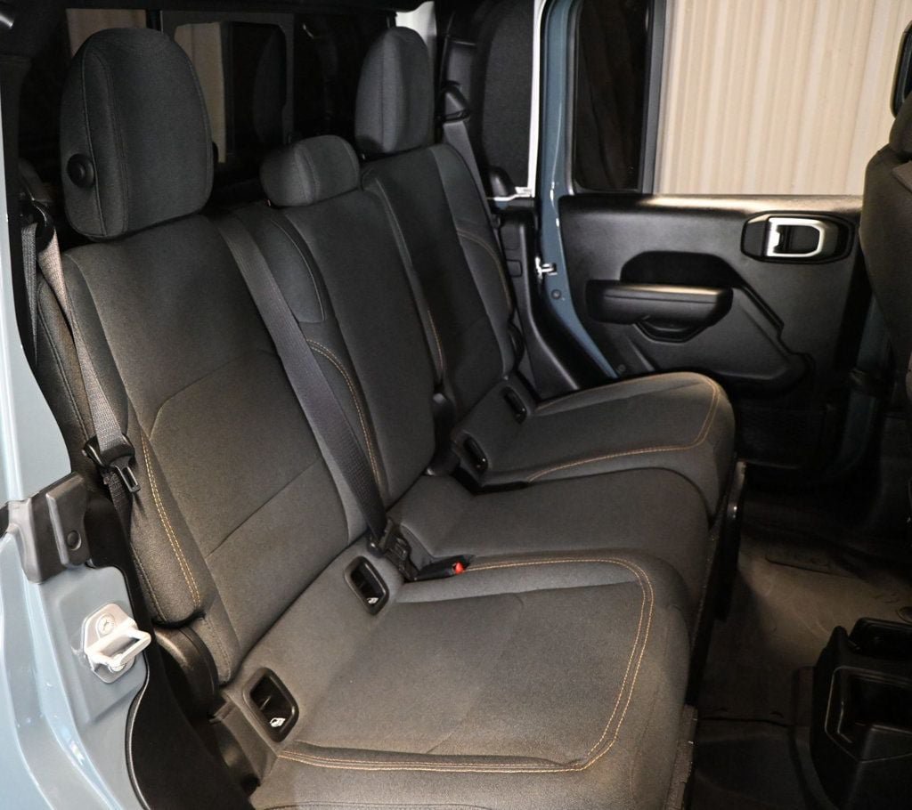 Used 2024 Jeep Gladiator Sport AWD/4WD image 21