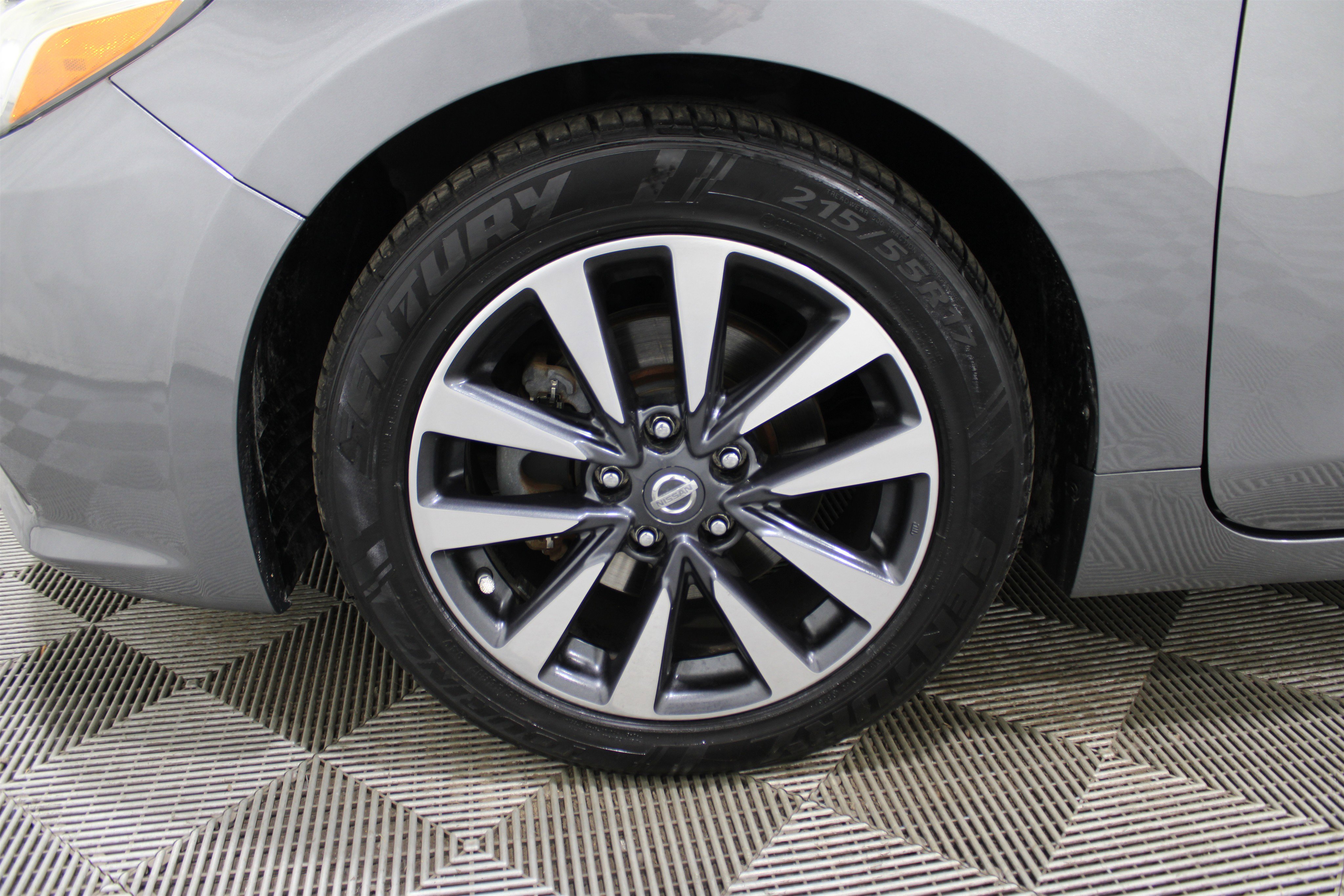 Used 2017 Nissan Altima 2.5 SV image 34