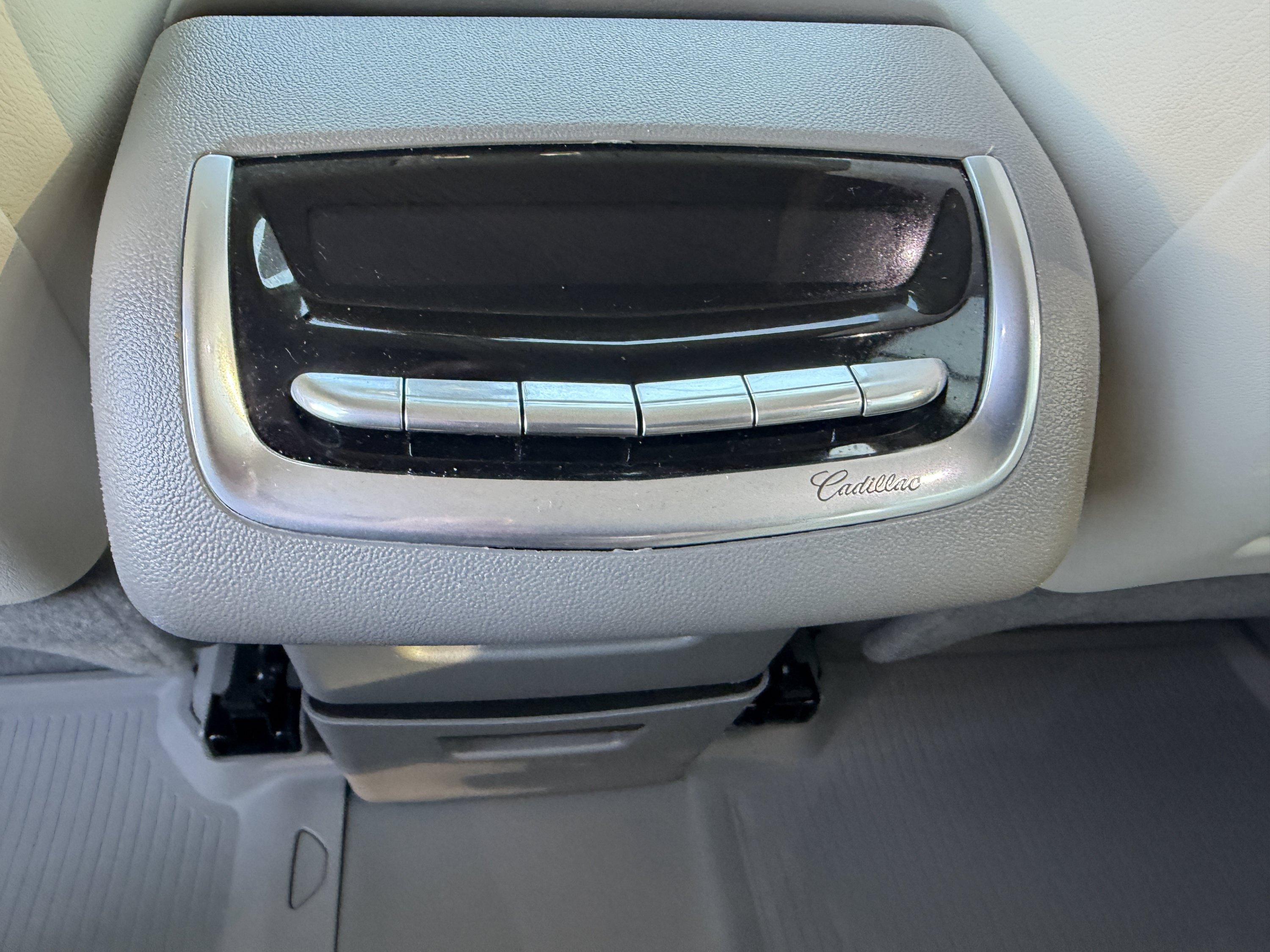 Used 2024 Cadillac XT6 Premium Luxury w/ LPO, Floor Liner Package AWD/4WD image 18