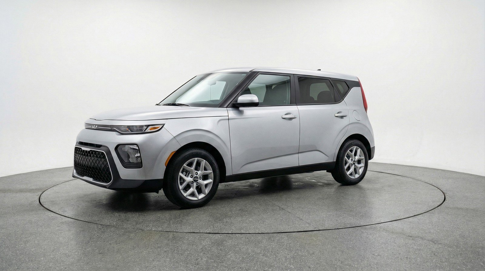 Used 2025 Kia Soul LX w/ LX Technology Package FWD image 3