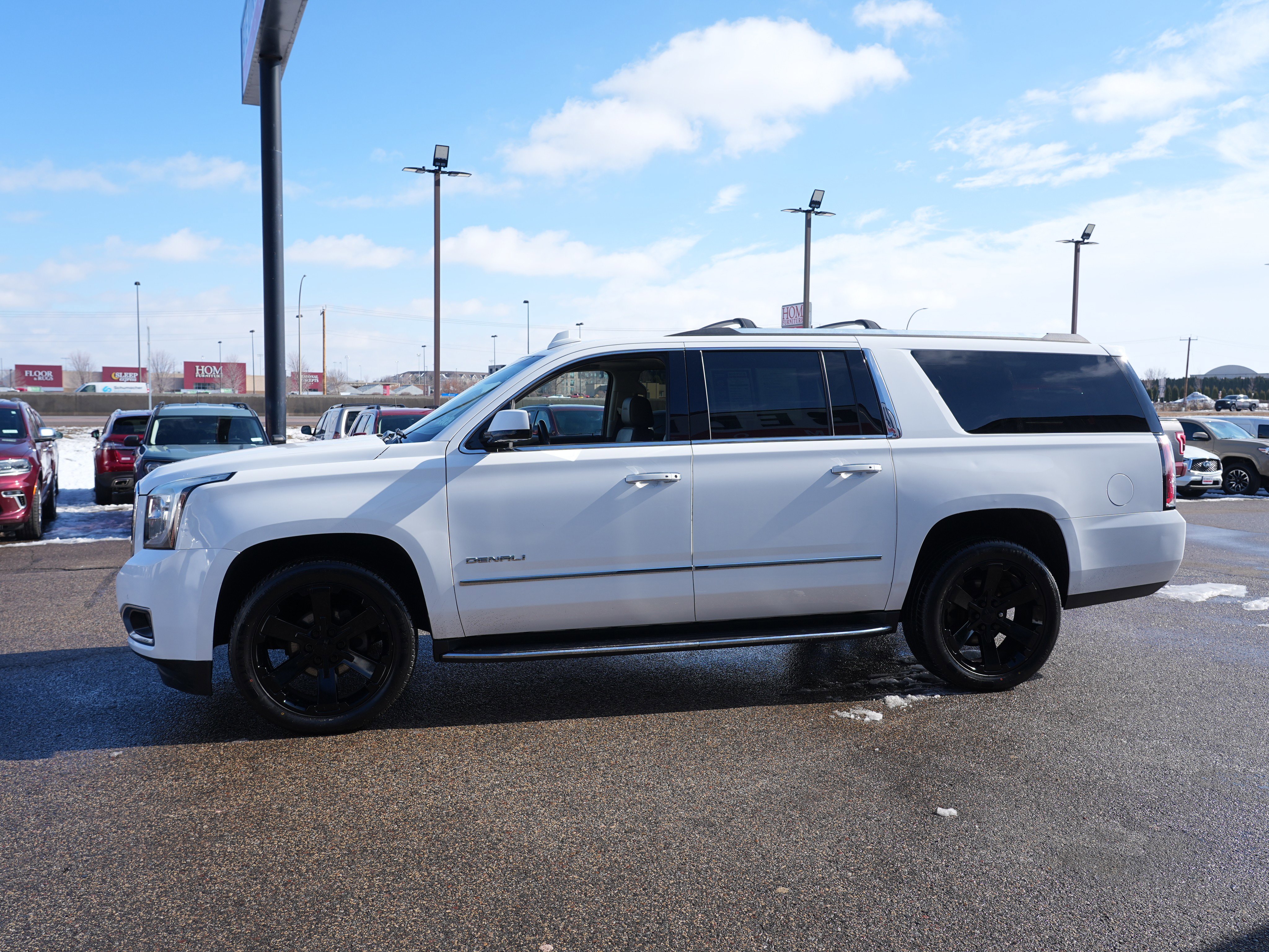 Used 2019 GMC Yukon XL Denali w/ Open Road Package image 6