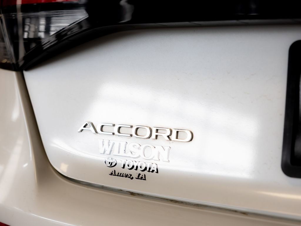 Used 2023 Honda Accord Touring image 7