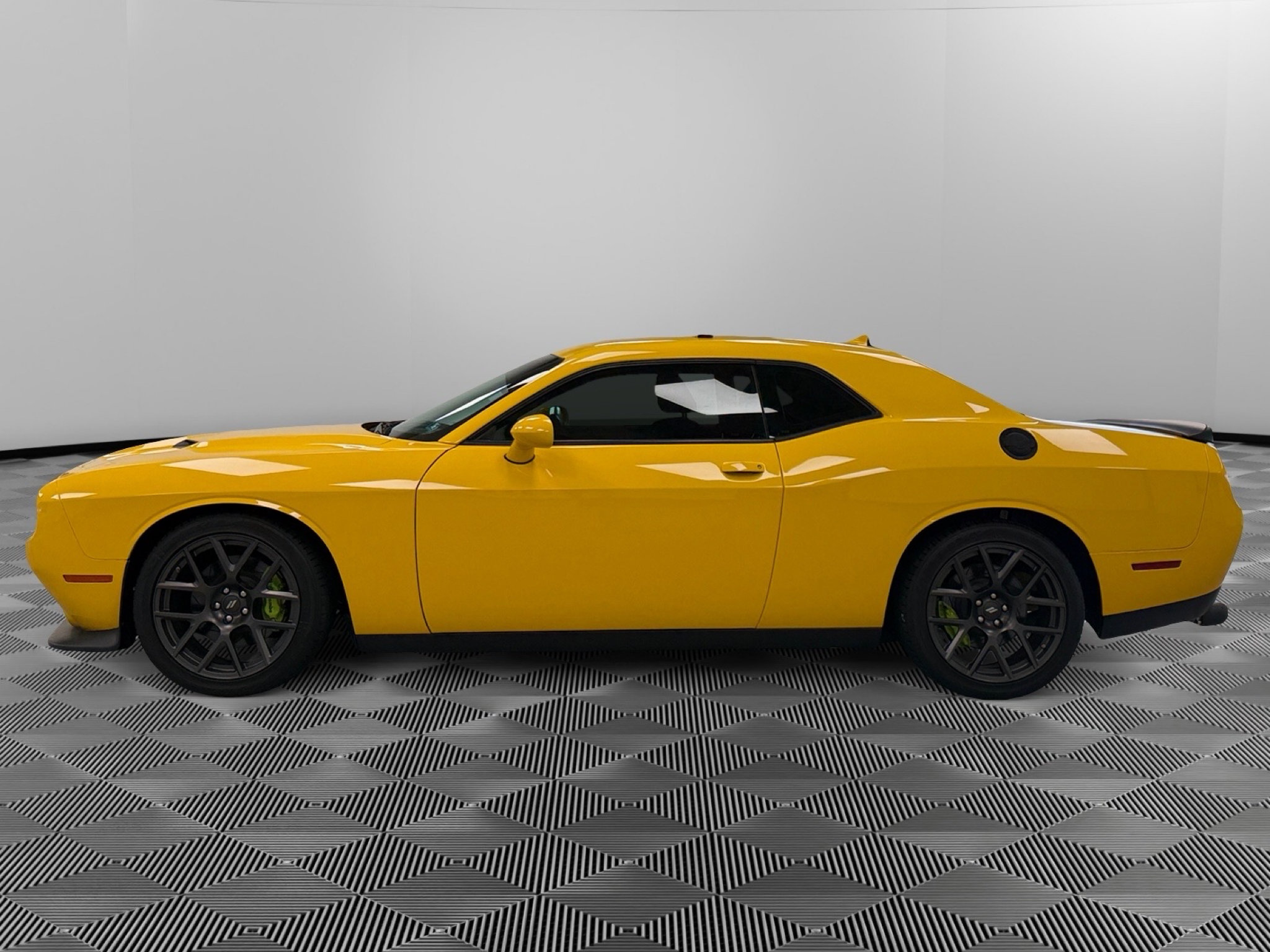Used 2018 Dodge Challenger R/T Scat Pack RWD image 5
